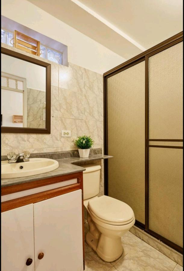Apto Idoneo Para Descansar Muy Central En El Poblado Apartment เมเดยิน ภายนอก รูปภาพ